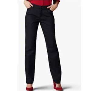 Lee Women's Wrinkle Free Relaxed Fit Straight Leg Pant-NWT